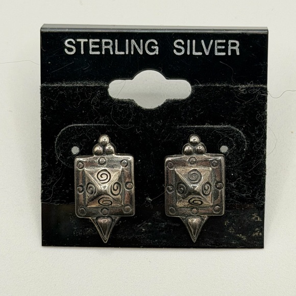 925 Sterling Silver Jewelry - NEW pyramid style sterling silver 925  pierced earrings spiral swirl design Y2K